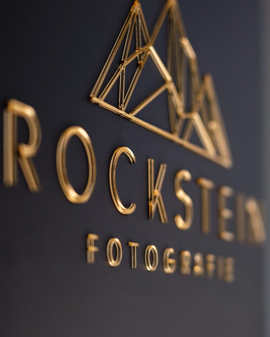 Firmenschild Logo Rockstein Anthrazit Gold in 3D Stil bei Lieblingsprint bestellen
